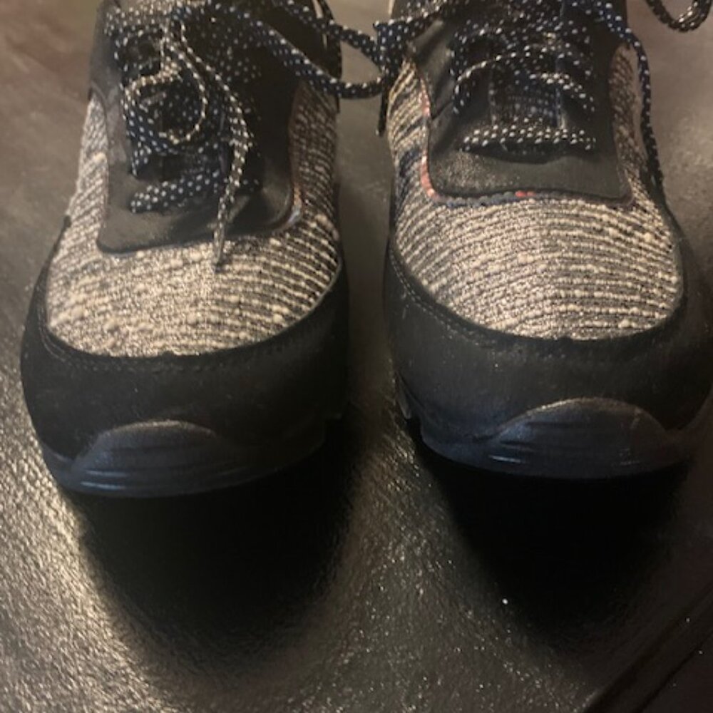 NEW - Sneakers with Bling! - Picture 3 of 9
